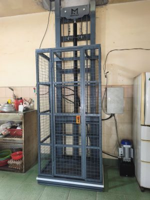 thang nâng hàng thủy lực