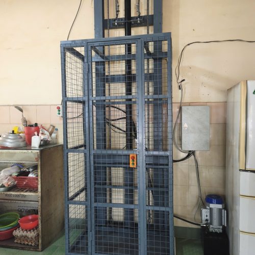 thang nâng hàng thủy lực