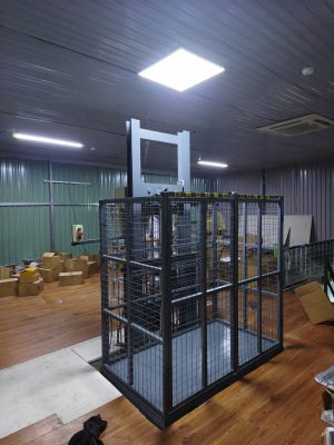 thang nâng hàng thủy lực