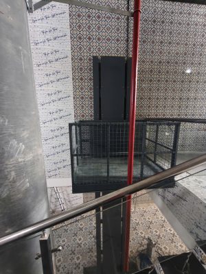 thang nâng hàng
